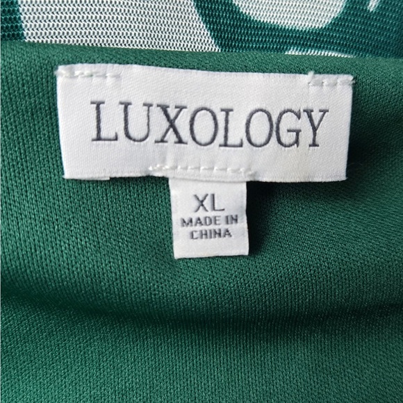 Luxology green and white floral print short-sleeve wrap dress. NWOT